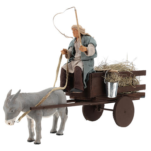 Magnífica cena com movimento para o presépio de Natal que representa um fazendeiro conduzindo uma carroça de palha puxada por um burro 3