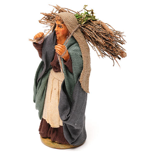 Nativity set accessory woman with firewood 10 cm clay 2