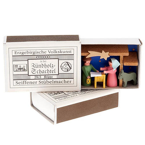 Pequeño pesebre en caja de mecheros 3