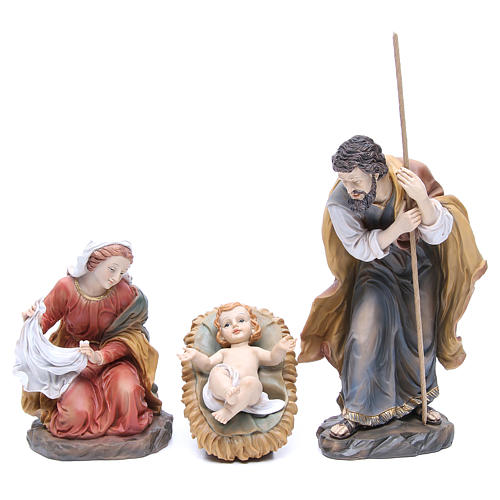 Nativity set in resin measuring 34cm complete with 11 characters 2