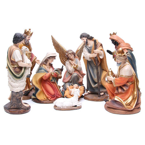 Nativity set in resin measuring 30cm complete with 11 characters 1