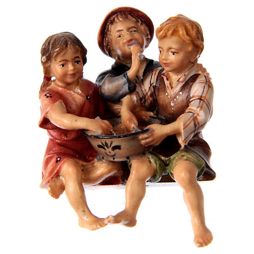 Estatua grupo niños sentados belén Original madera pintada Val Gardena 12 cm de altura media 1