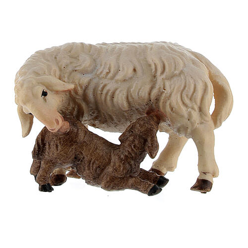 Mouton qui allaite avec agneau crèche Original bois peint Val Gardena 10 cm 1