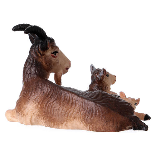 Chèvre allongée avec deux chevreaux pour crèche Original bois peint Val Gardena 12 cm 4