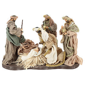 Natividade de Jesus com base figuras em resina altura média 30 cm, largura base 40 cm.