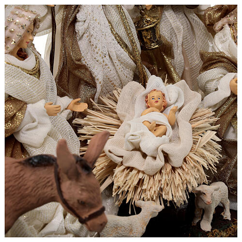Scena Narodzin, żywica i tkanina, Trzej Królowie, anioł, drewniana podstawa, 30 cm 4