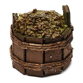 round basket with white grapes