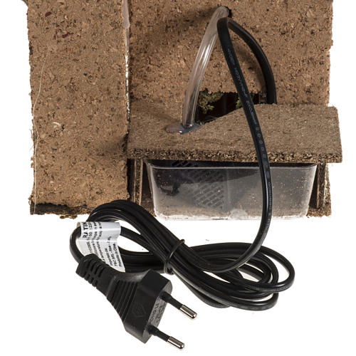 Fontana presepe con anatra e panni stesi 5