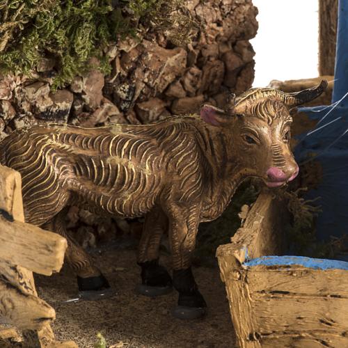 Vache avec fontaine milieu crèche Noel 4