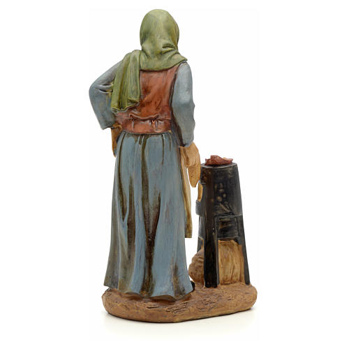 Farmer with chestnut pot figurine in resin for nativities of 20cm 3