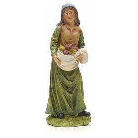 Woman with fruit basket figurine in resin for nativities of 20cm