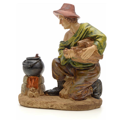 Woodsman with fire figurine in resin for nativities of 20cm 2