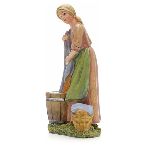 Woman washing clothes figurine in resin for nativities of 21cm 2