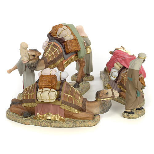 Tres Reyes Magos y camellos 12 cm pasta de madera dec. fina 4