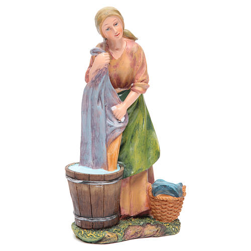 Mujer lava ropa 30 cm belén resina 1