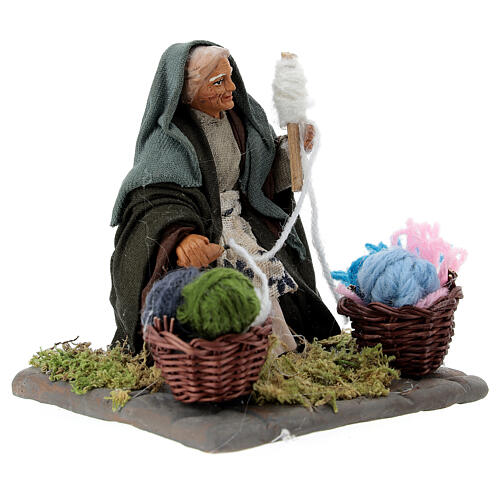 Spinnende Frau 10 cm 3