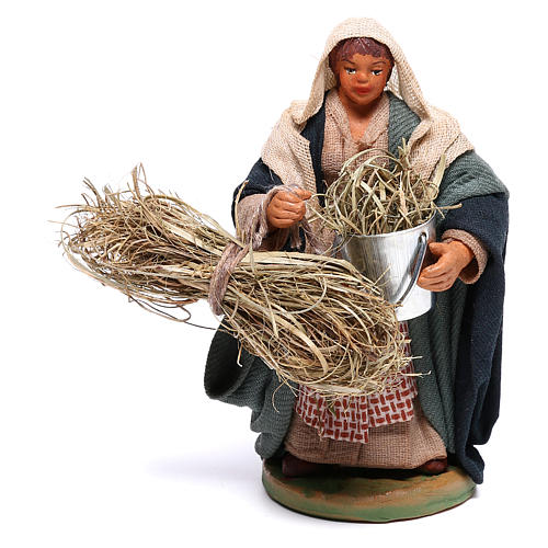 Woman with basket and straw 10 cm for nativity set 1