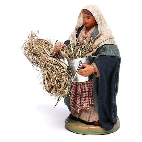 Woman with basket and straw 10 cm for nativity set 2
