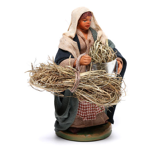Woman with basket and straw 10 cm for nativity set 3