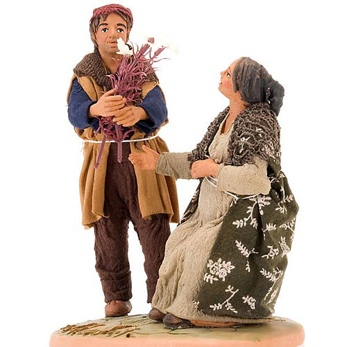 Escena mujer embrazada hombre con flores 14 cm. 2