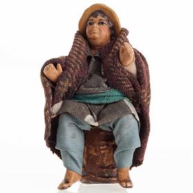Siedzący mężczyzna 8 cm figurka szopki neapolitańskiej