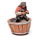 Donna che pigia uva 10 cm presepe napoletano s1