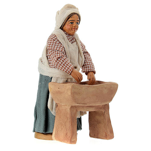 Neapolitan Nativity figurine, woman kneading dough, 10 cm 4