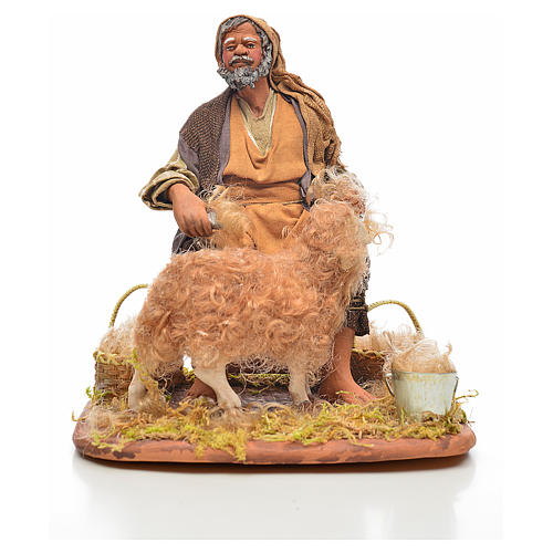 Człowiek strzygący owce 24 cm szopka neapolitańska 1