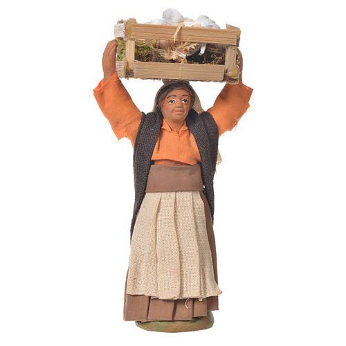 Mujer con caja de ajo 10 cm Belén Napolitano 1