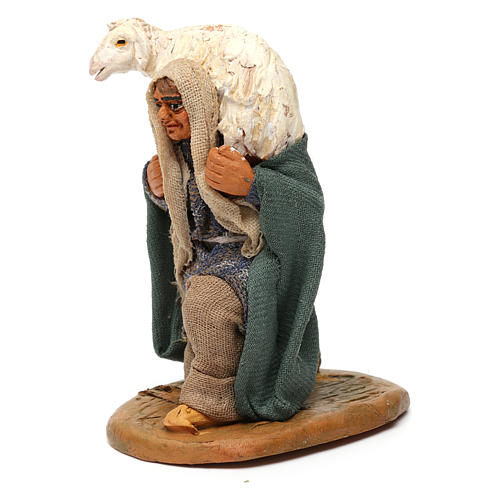 Uomo ginocchio pecora spalle 10 cm presepe Napoli 2