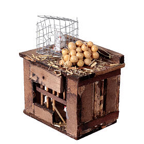 Mesa com ovos e gaiola com galinha miniatura 9x8x5,5 cm para presépio napolitano