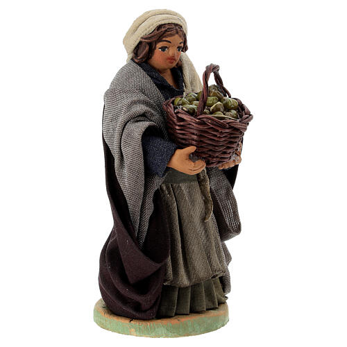 Mujer cesta aceitunas en su mano 10 cm de altura media belén Nápoles 3