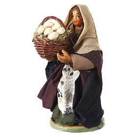 Woman with leather basket in hands 10cm neapolitan Nativity