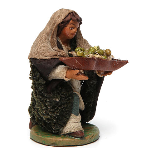 Homme à genoux avec olives panier en cuir 10 cm crèche Naples 3