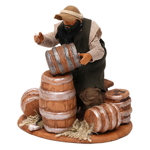 Man repairing Barrels 12cm neapolitan Nativity 2