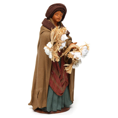 Donna ceppi aglio in mano 14 cm presepe napoletano 3