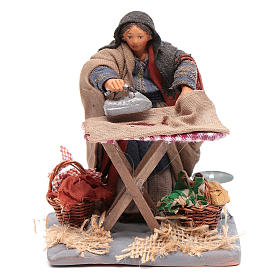 Woman ironing 10cm, Neapolitan Nativity figurine