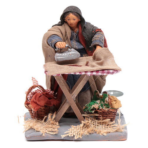Woman ironing 10cm, Neapolitan Nativity figurine 1