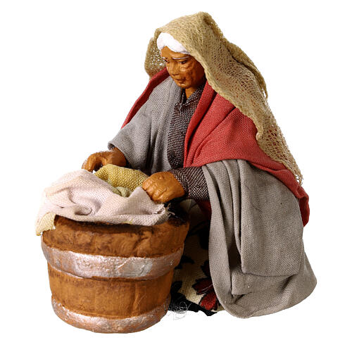 Lavadeira de joelhos para presépio napolitano com figuras 10 cm altura média 2