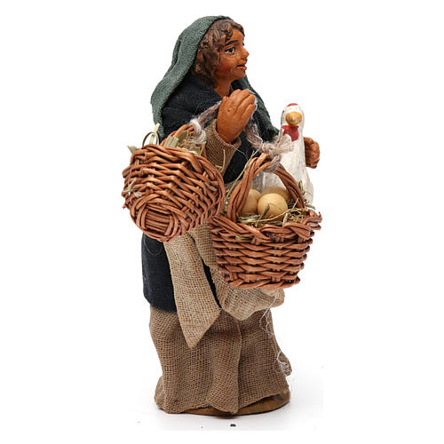 Mulher com galinha e cesta de ovos para presépio napolitano com figuras 10 cm altura média 3
