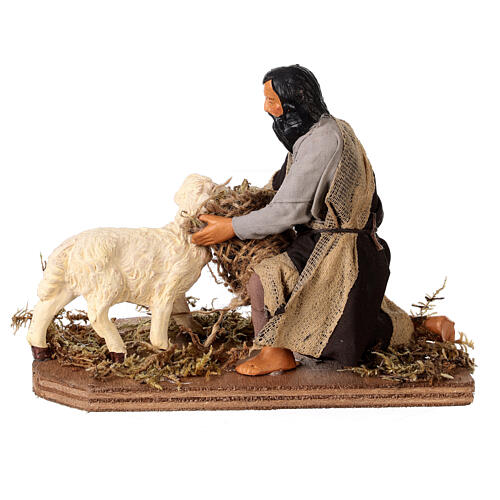 Fontanini - Pastore In Ginocchio Con Pecora Per Presepe - 12 Cm - Dipinto A Mano