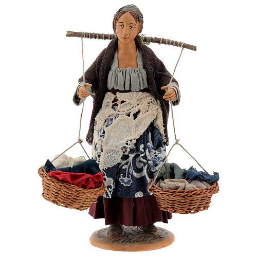 Mulher com cestos de panos para presépio napolitano figuras altura média 30 cm 1