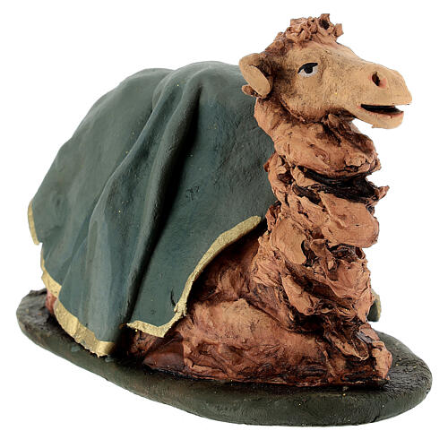 Camello verde  para el pesebre en arcilla de 18cm 3
