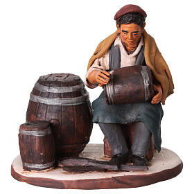 Man fixing casks, 18cm terracotta