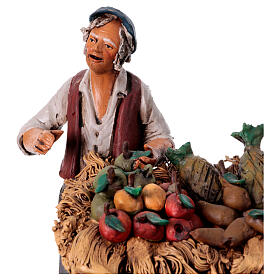 Uomo con banco frutta presepe Deruta 18 cm in terracotta