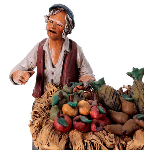 Uomo con banco frutta presepe Deruta 18 cm in terracotta 2