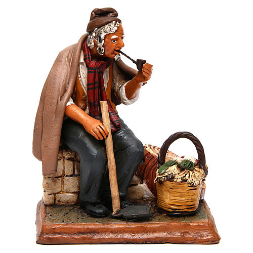 Man sitting with hoe in Deruta terracotta for 30 cm Nativity scene 6