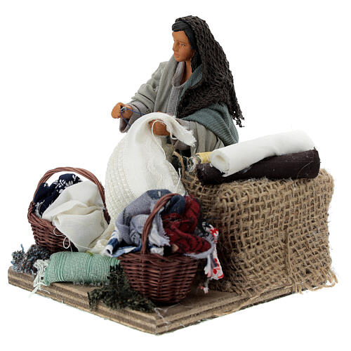 Animated nativity scene, woman sewing 12 cm 2
