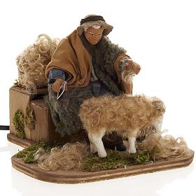 Animated Nativity scene figurine, sheep shearer, 14 cm