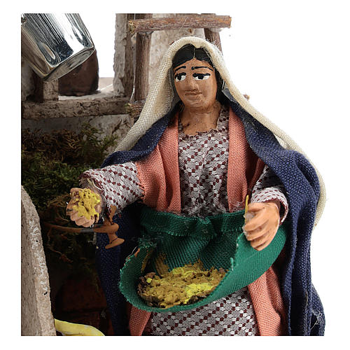 Neapolitan Nativity figurine, moving lady with hens, 10 cm 2